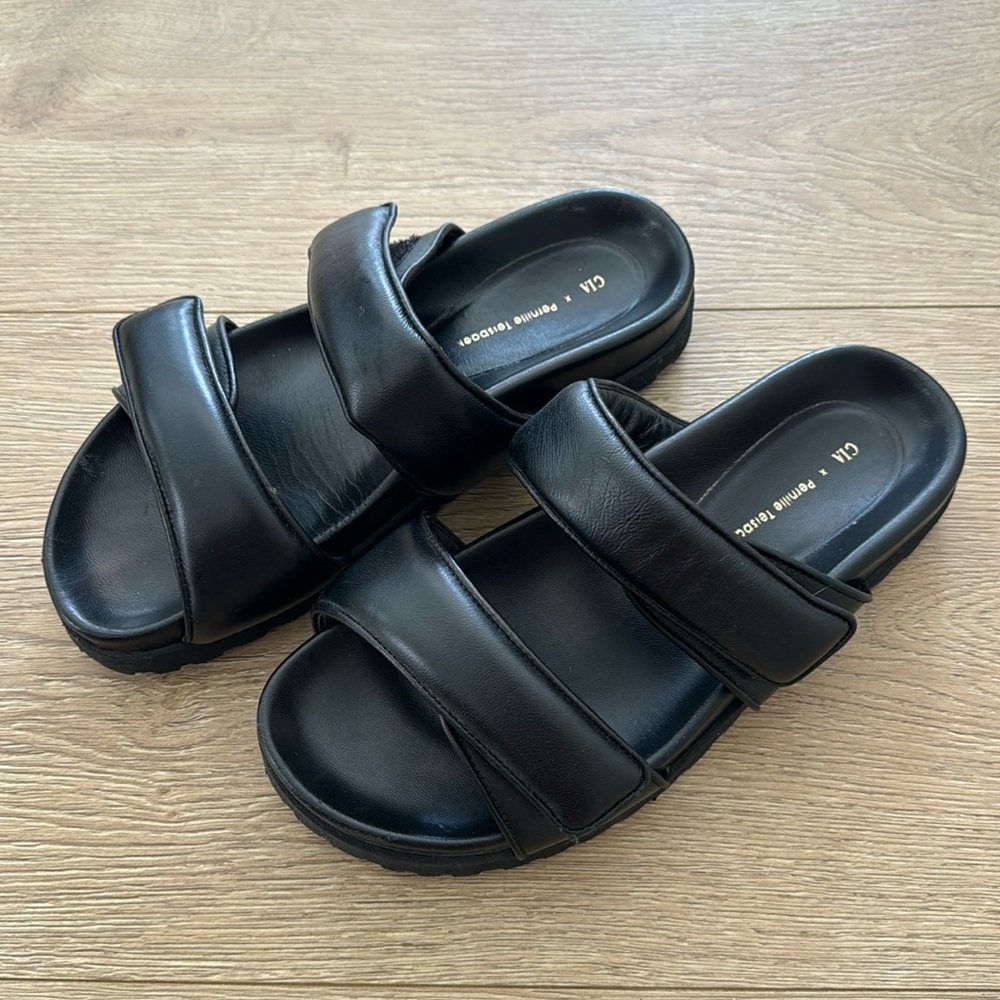 GIA BORGHINI Slides